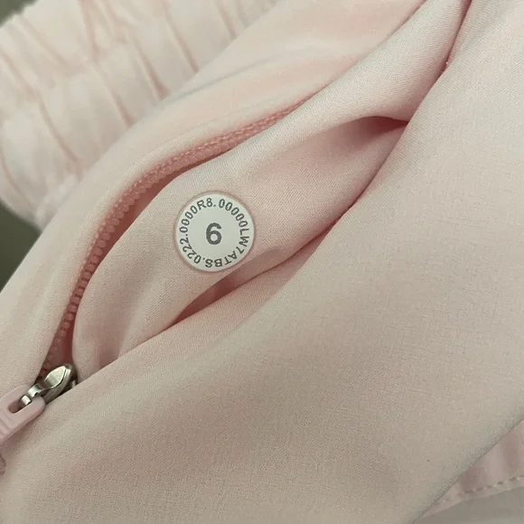 Lululemon Pink Shorts Size 6. - Picture 5 of 5